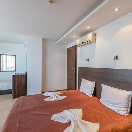 Marina Sea View Apartment Balchik