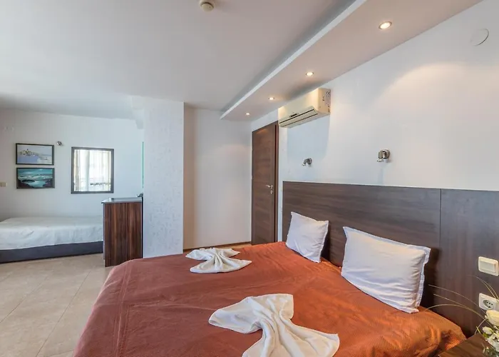 Marina Sea View Apartment Balchik